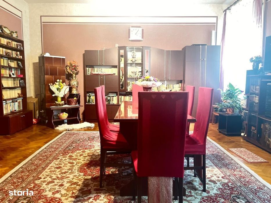 Apartament cu 4 Camere în Imobil Istoric