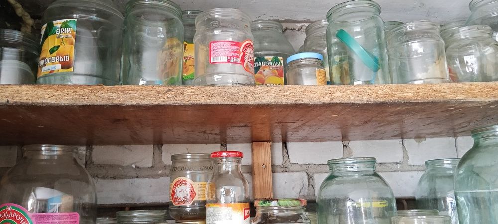 Стеклянные банки,разные