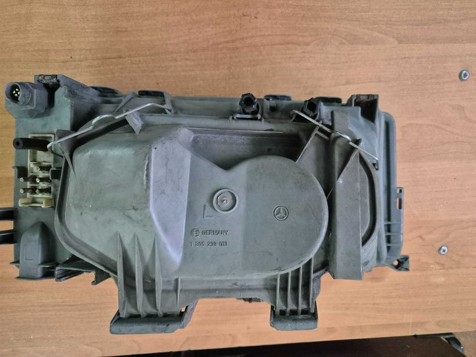 Фара левая на Мерседес бенц 190Е