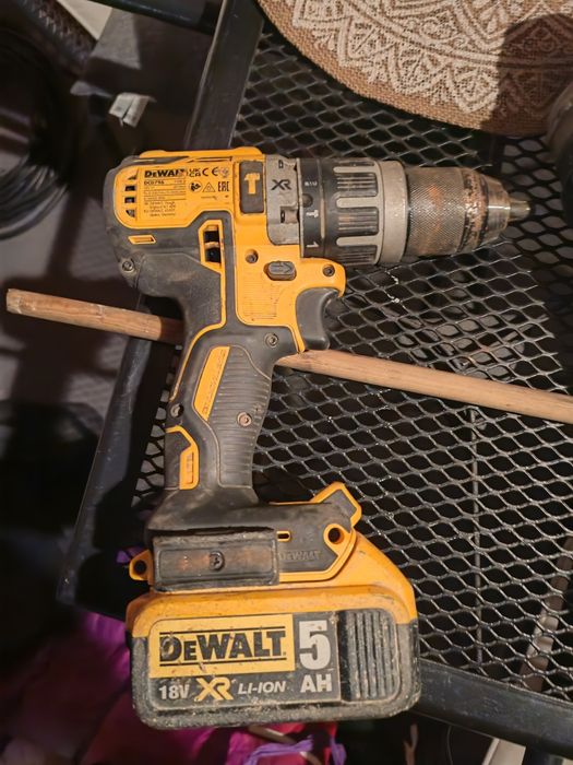 Bormașină Dewalt dcd796