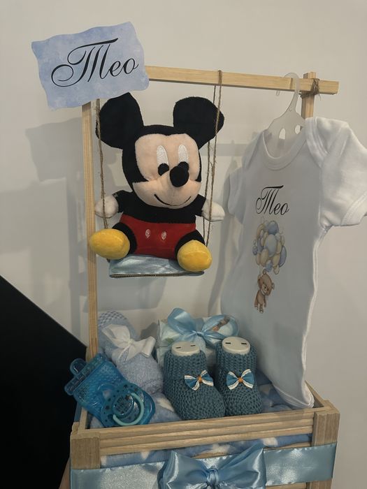 Подарък за погача, изписване или рожден ден- дървено гардеробче