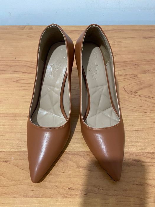 Продам новые туфли.