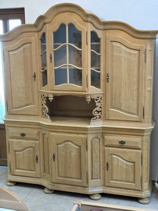Vitrina din stejar masiv