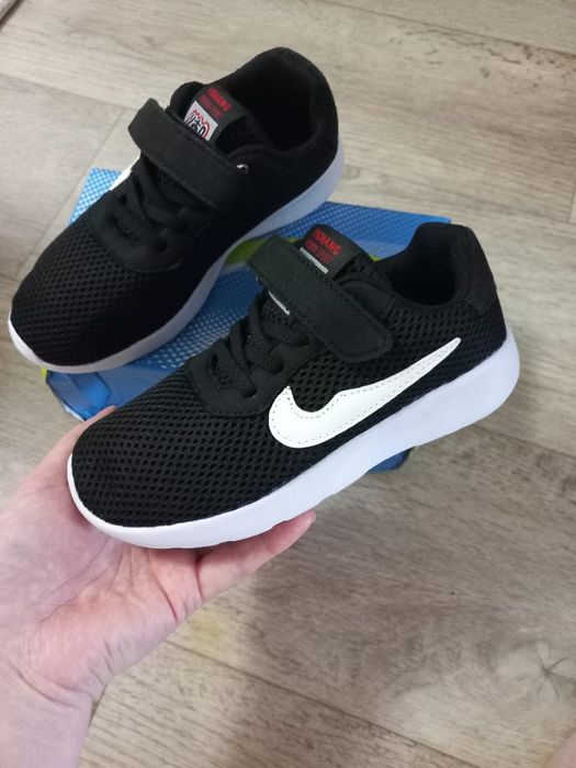 Продам кроссовки лёгкие