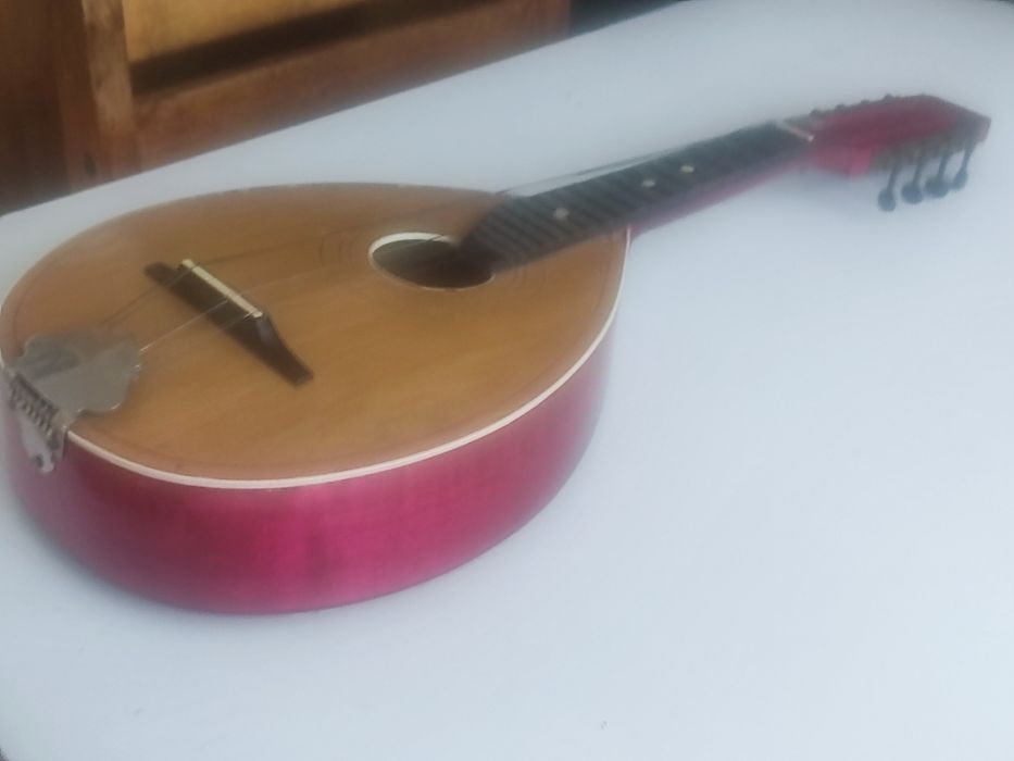 Продавам мандолина