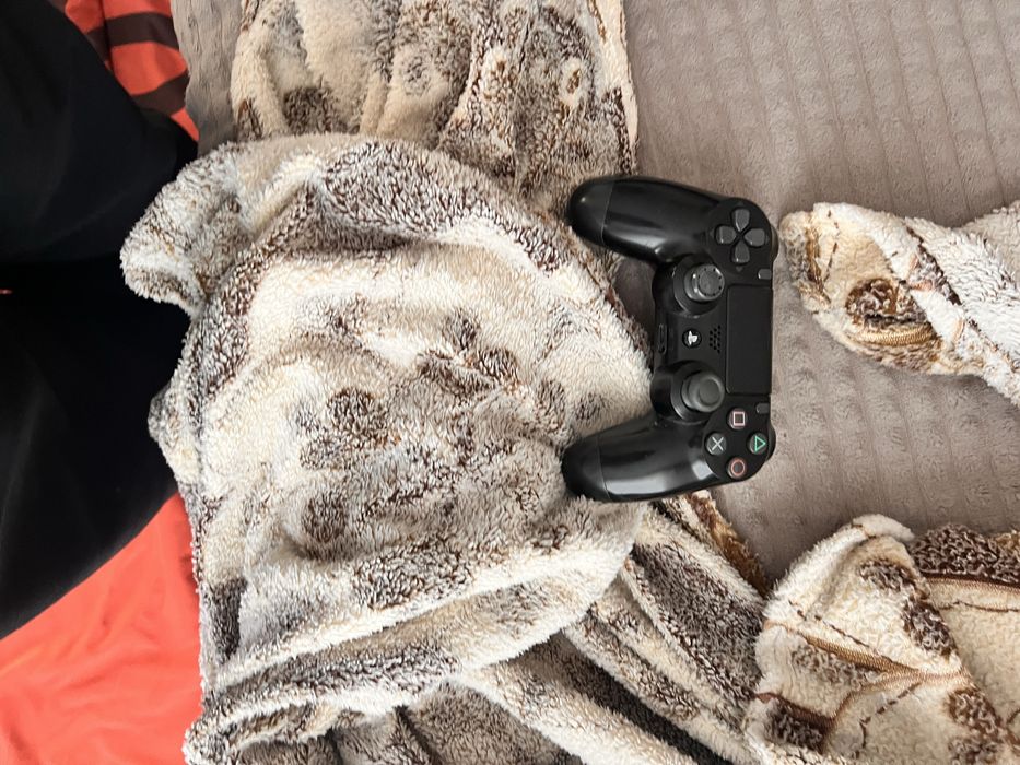 Продаеться пс 4