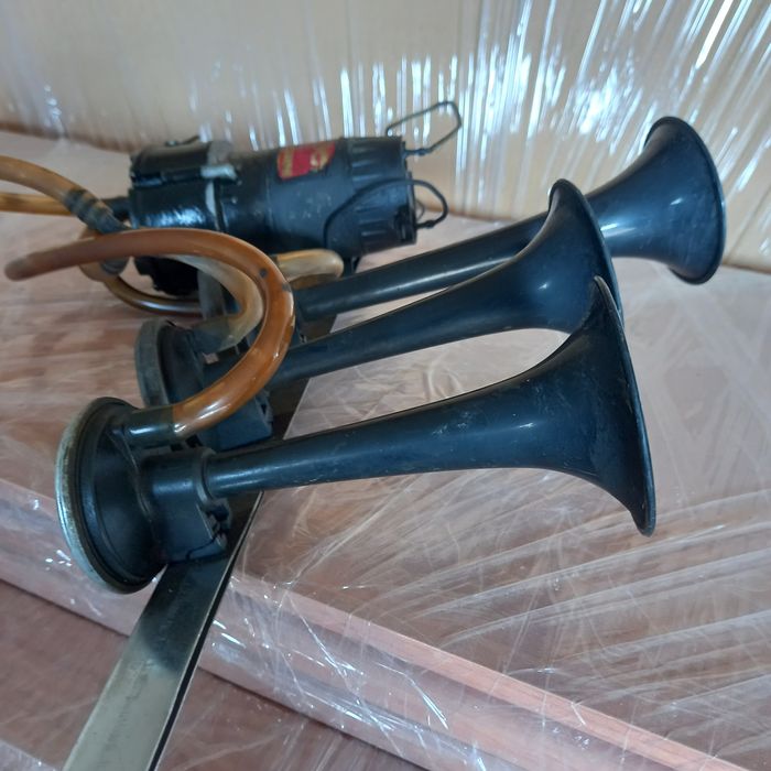 Клаксон автомобильный, Италия