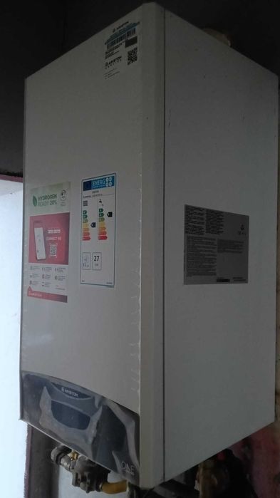 Vând centrala Ariston one wifi 30