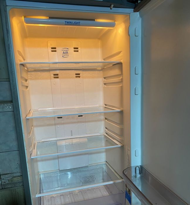 Продам Холодильник. Работает Чётко.