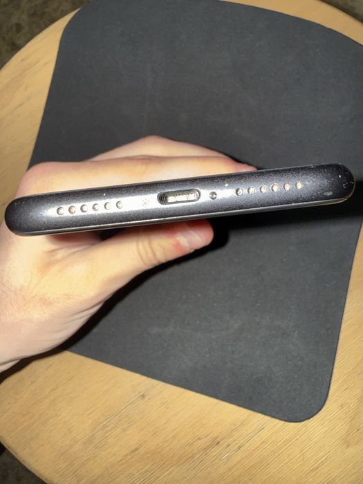 Продаю iPhone 11