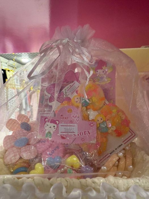 Падарчнаые набор разных девчачих  аксесуаров