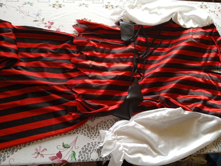 Costum carnaval serbare , pirat