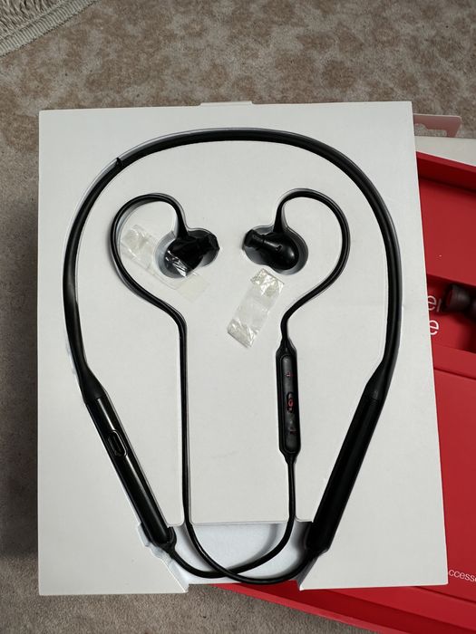 Продам One plus Bullets Wirelees Z