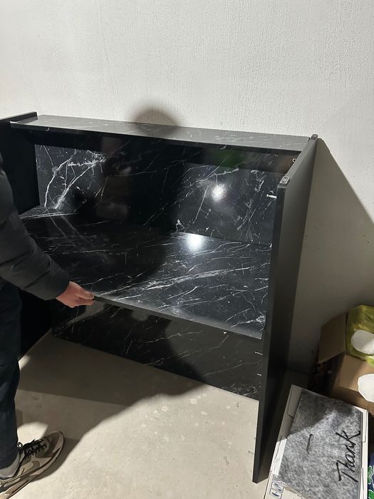 Бюро и стол за магазин