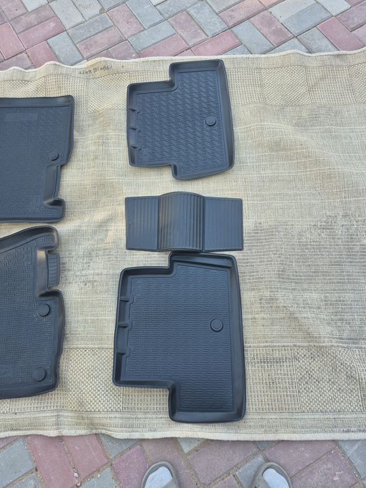 Полики резиновые, с высокими бортами