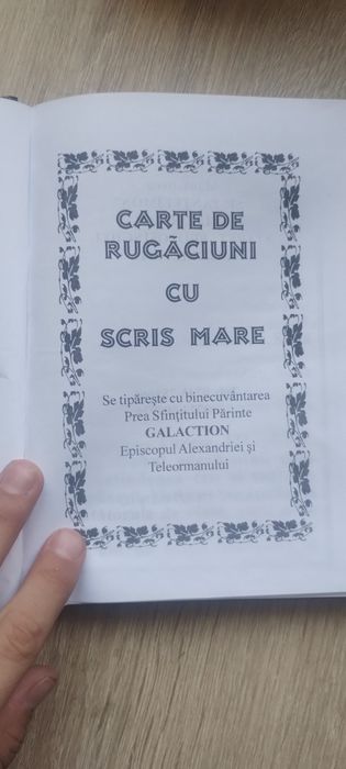 Carete de rugăciuni cu scrisate, semată de Gigi Becali