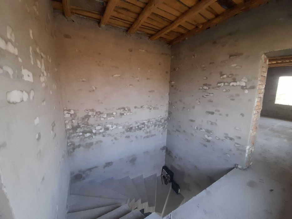 Zudlik bilan sotiladi