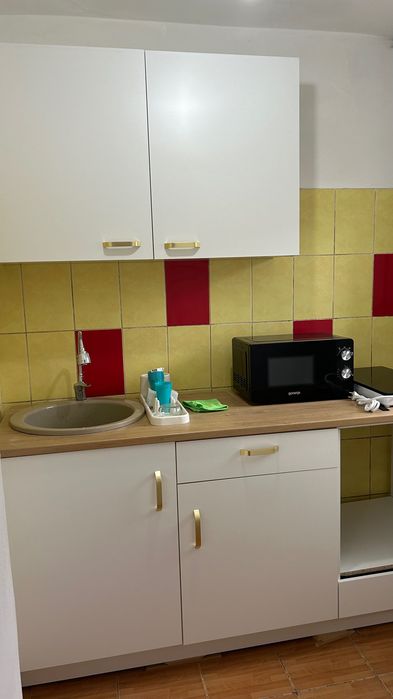 Închiriez garsonieră