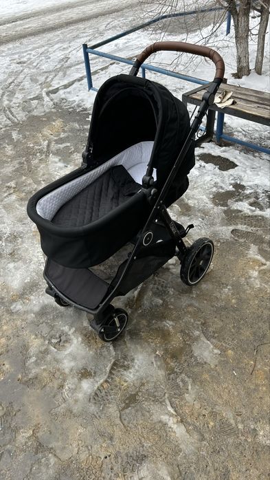 Продам коляску 2в1