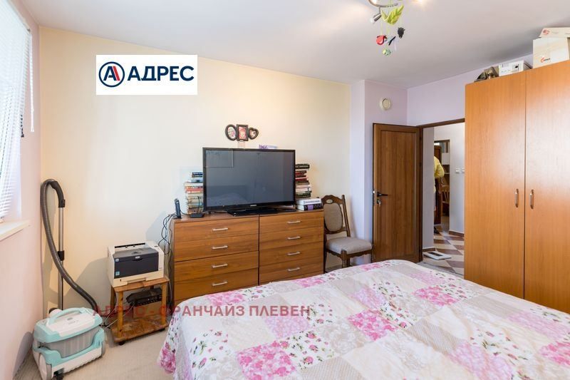 Продава се Тристаен апартамент в Плевен, Широк център - 85 кв.м за 1565 €/кв.м - Снимка #7