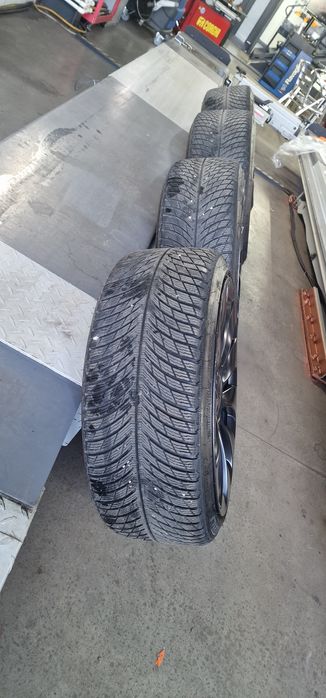 Set roti Tesla Y Performance R 21 - anvelope de vara + iarna