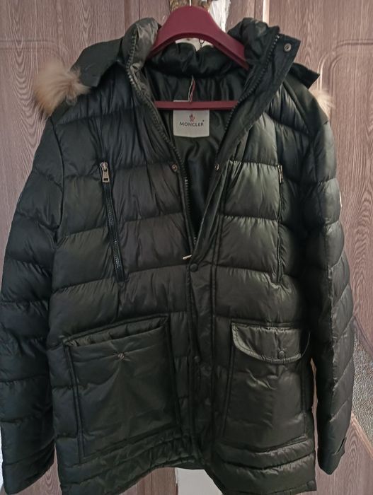 Geaca Moncler urgent