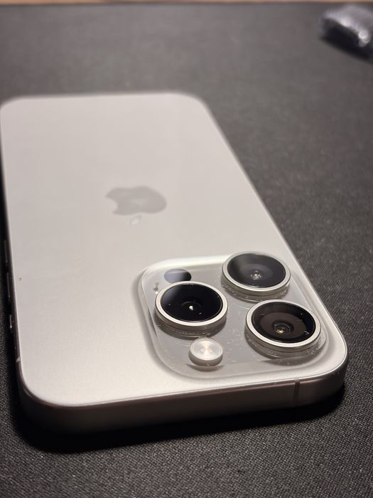 Iphone 15pro 256gb. 87%