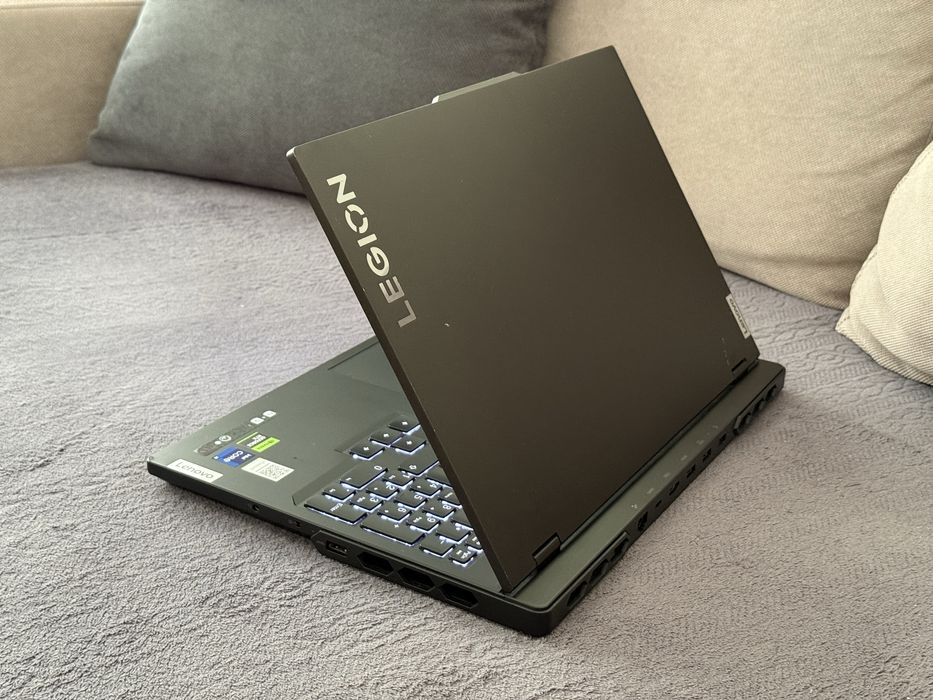 Геймърски Лаптоп 16'QHD+ 240Hz Core i9-14900HX RTX 4090 16GB Lenovo Legion 7 Pro 32GB DDR5 2TB SSD