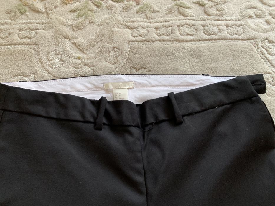 Pantaloni dama H&M, noi cu eticheta