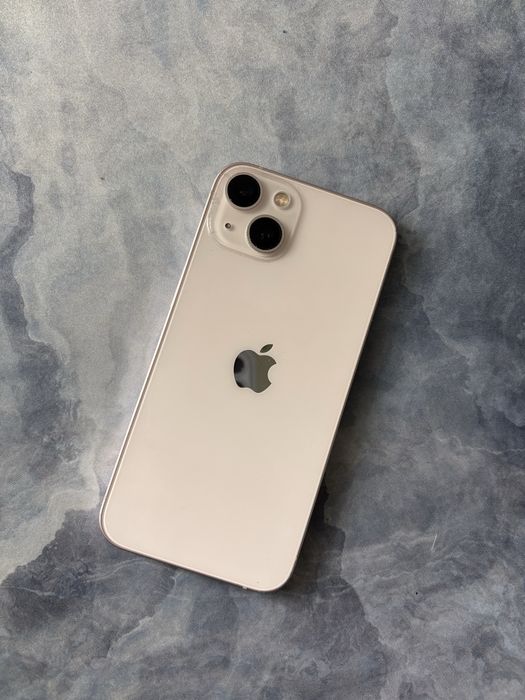 iPhone 13.