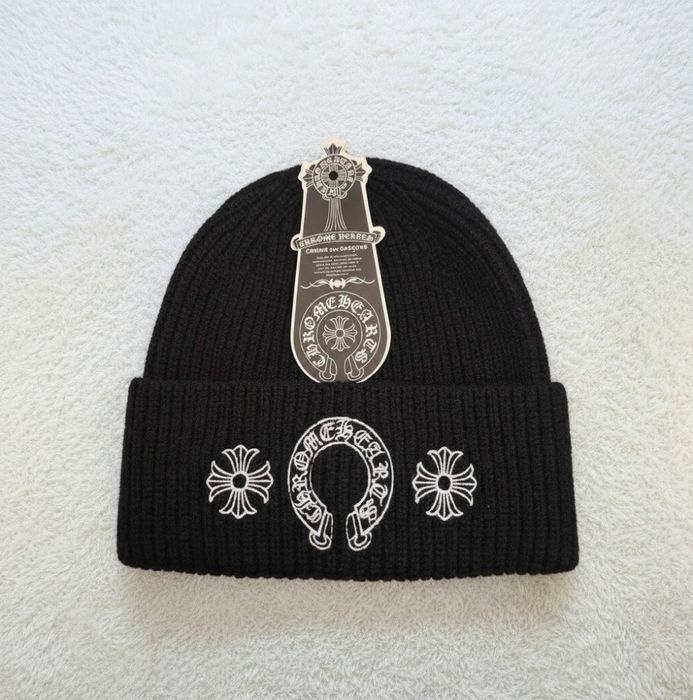 Caciula chorme hearts