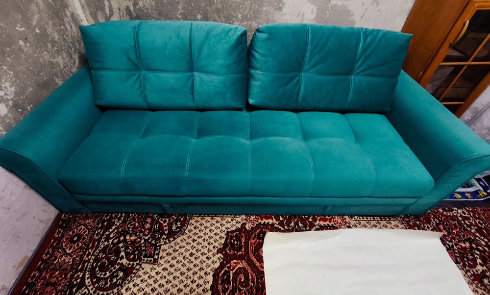 Продам диван раскладной.