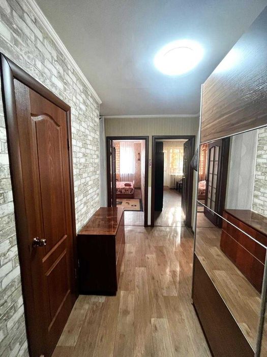 Продаётся 2 комн квартира