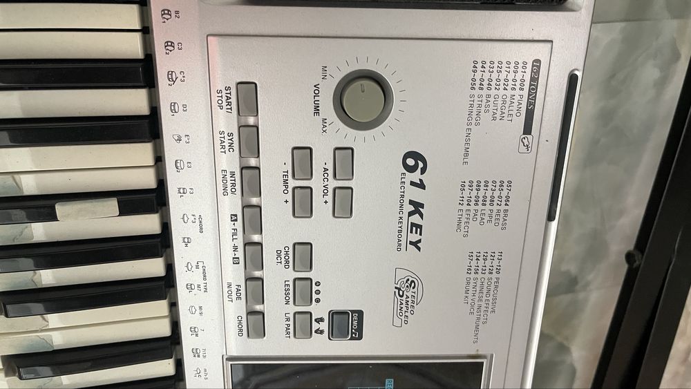 Piano  elctronic keyboard (orgă)