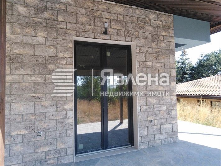 Разкошна къща на 13 км от Варна