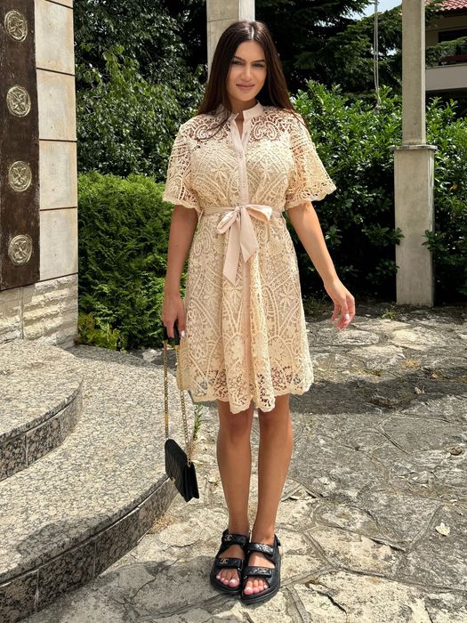 Уникална дантелена рокля черна и бежова