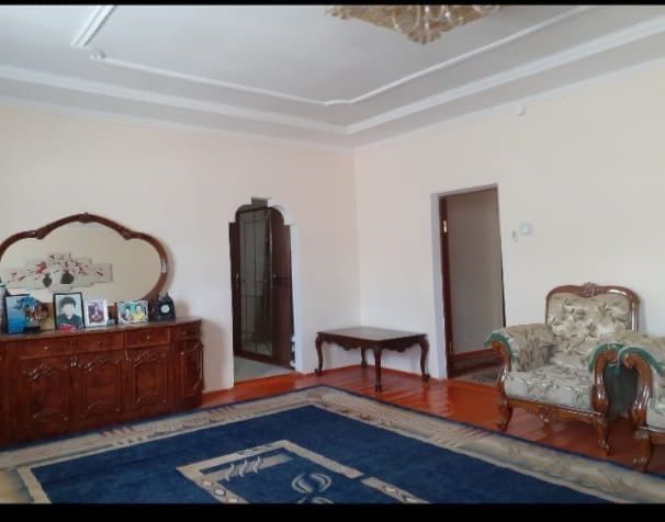 Үй сатылады орталықта