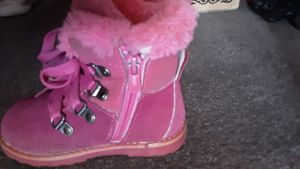 Продам детские сапоги на девочку