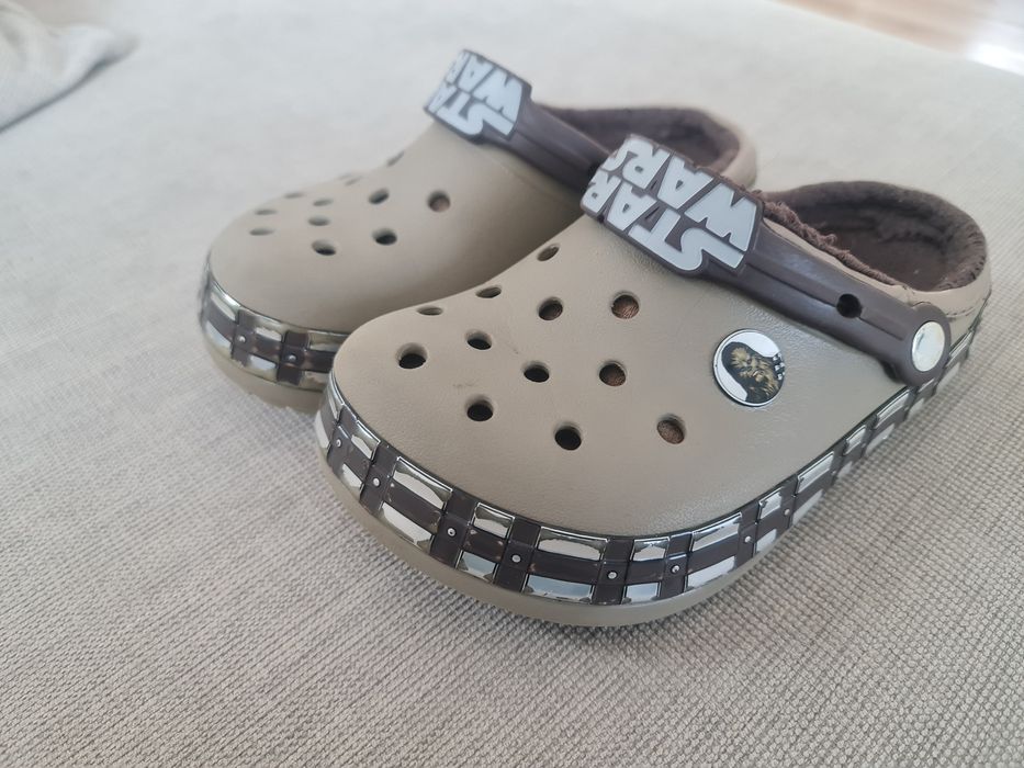 Vând papuci crocs originali pentru copii