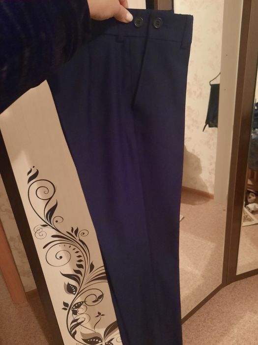 Продаю школный костюм