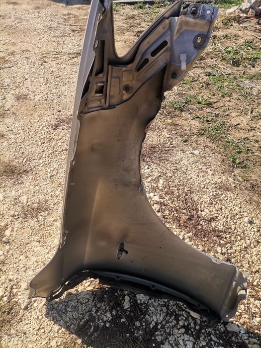 Ляв калник за лексус ис 220