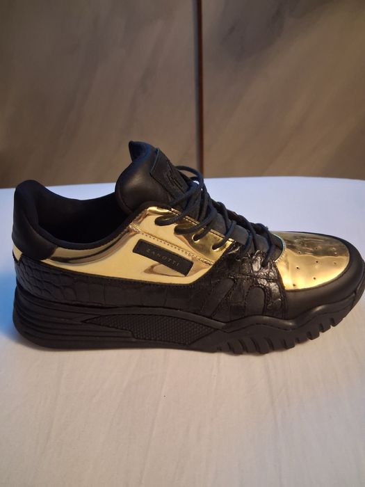 Adidas Giuseppe Zanotti Talon în culoarea negru, cu detalii aurii