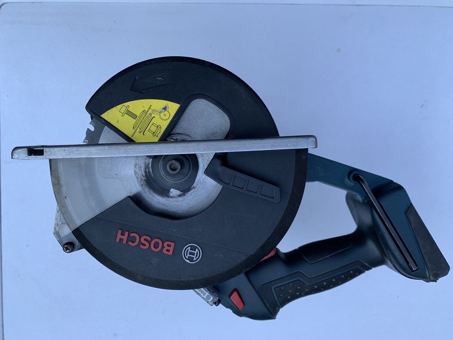 Bosch GKM 18V-LI /ръчен циркуляр/