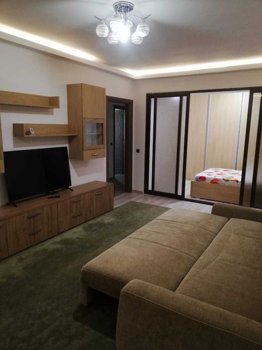 Proprietar-inchiriez apartament in Isaran (Tractorul) cu 2 camere (extins la 3 camere)