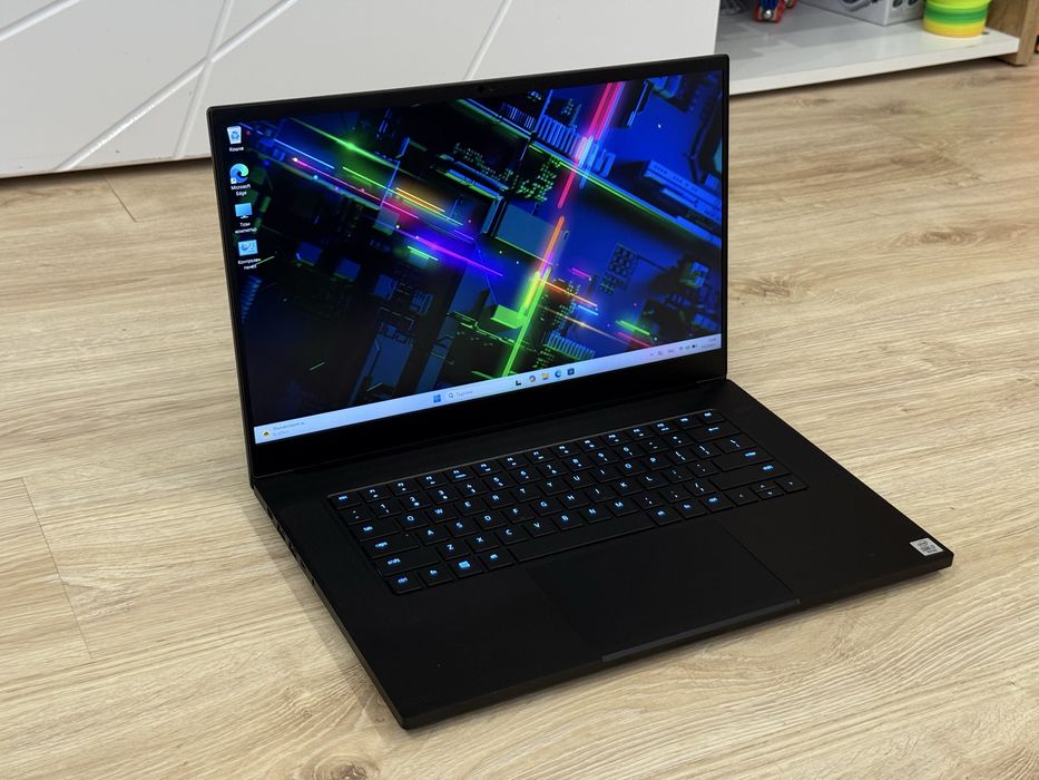 15.6’Full HD IPS 300Hz/RTX 2080 Super 8GB/I7-10875H/Razer Blade Advanced 15/32GB DDR4/1TB SSD