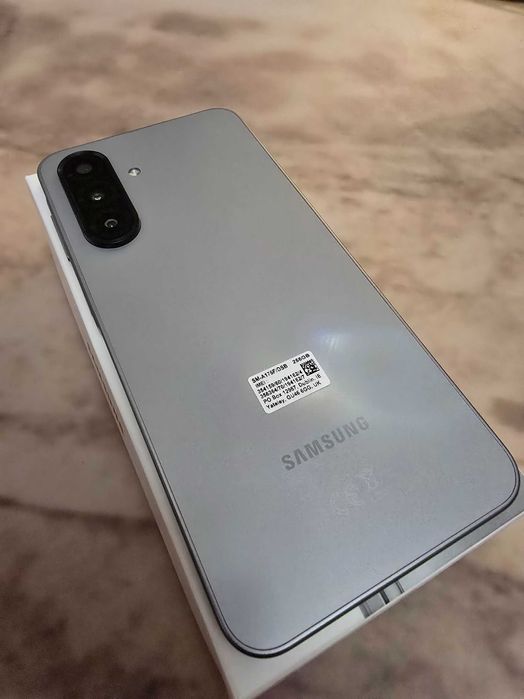 Samsung A17 256gb nou