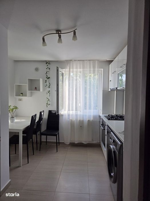 Închiriez apart . 3 camere zona Trapezului, complet mobilat și utilat
