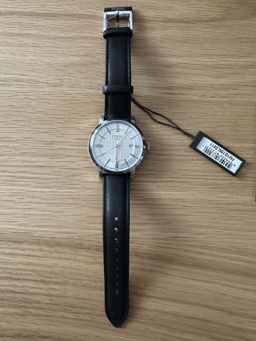 Дамски часовник Ferre