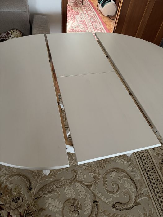Продам Ikea обеденный стол
