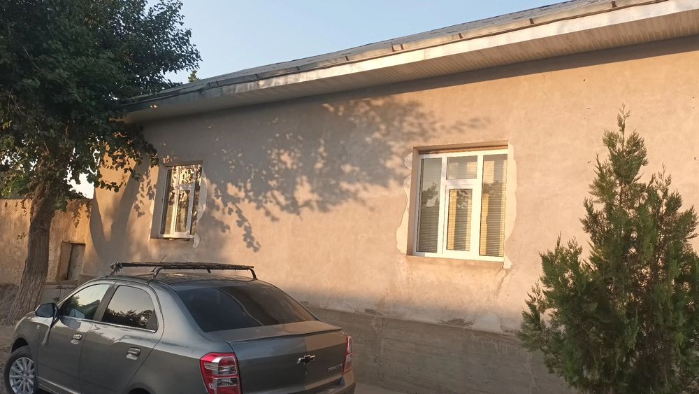 Uchaska, hovli sotiladi